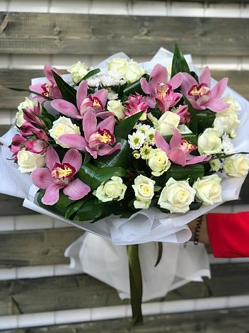 Букет цветов из: Розы и Хризантемы в Бекешевской