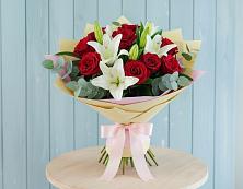 Букет цветов из:  Лилии и Розы в Бекешевской