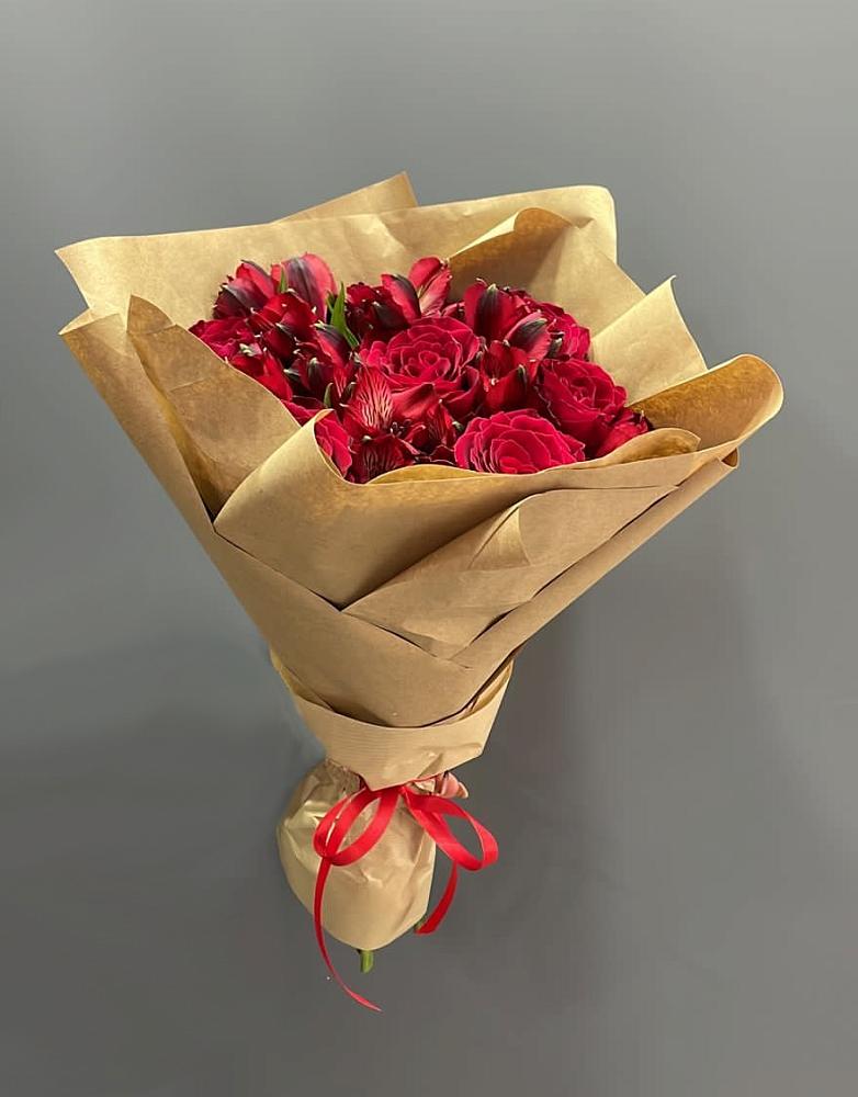 Букет цветов из: Альстромерии и Розы в Бекешевской