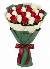 Букет Микс из красных и белых роз #REPLACE_PRED# Бекешевской