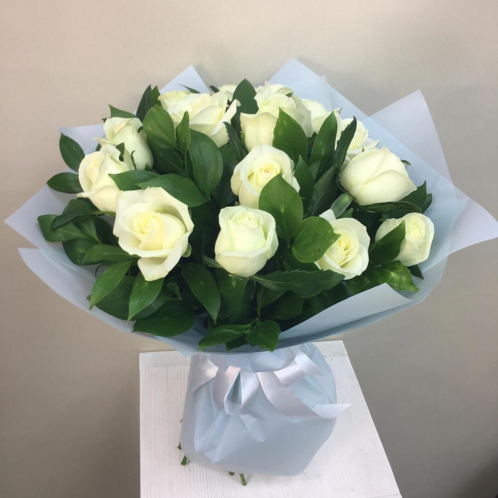 Букет 15 Белых роз Проуд в Бекешевской
