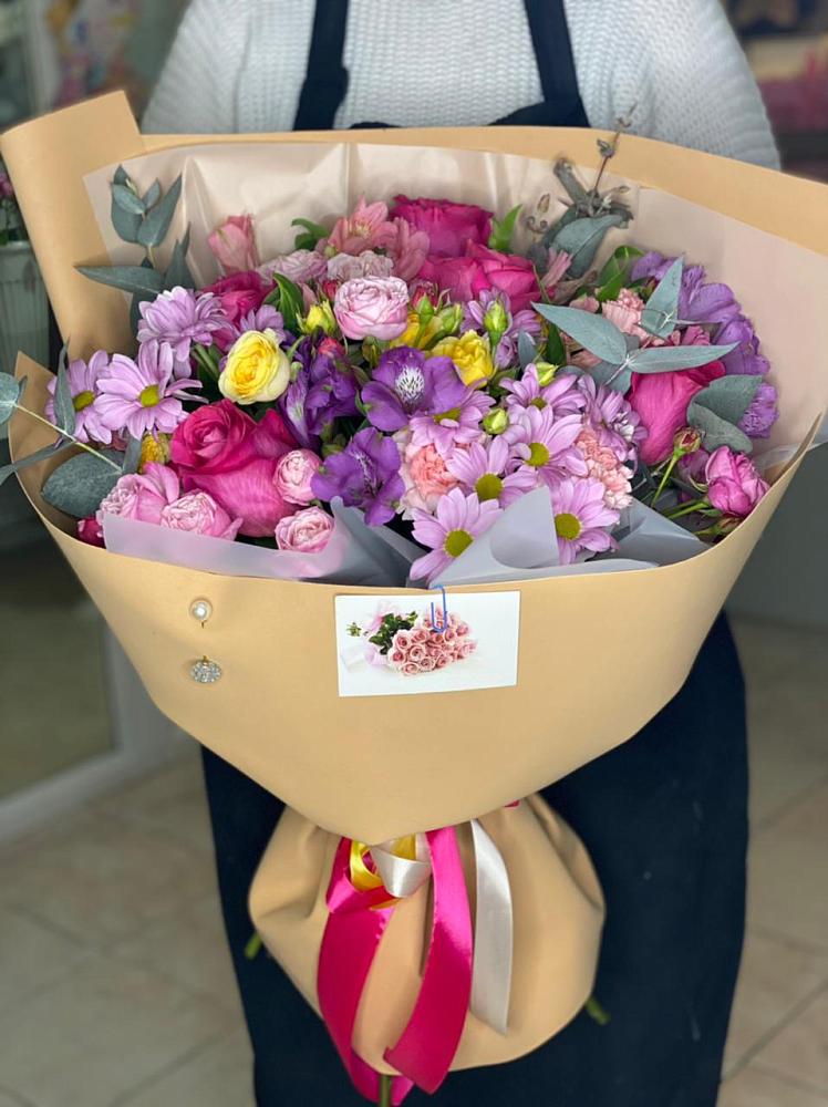 Букет цветов из: Хризантемы, Гвоздики и Альстромерии в Бекешевской