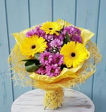 Букет цветов из:  Хризантемы и Герберы в Бекешевской