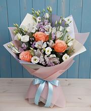 Букет цветов из:  Лизиантусы, Розы, Альстромерии и Гипсофила в Бекешевской