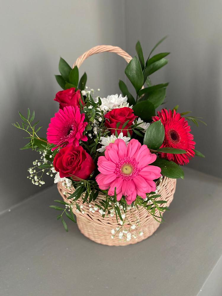 Цветочная композиция из Розы, Хризантемы и Герберы в корзине в Бекешевской